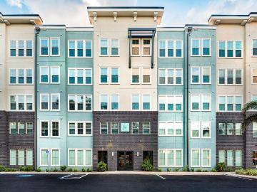 2 BR, 2 BA Apartment 4310 W Spruce St Unit 241, Tampa, FL 33607