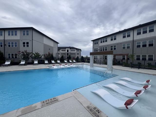 2 BR, 2 BA Apartment 4315 North Fry Road Unit 5102, Katy, TX 77449