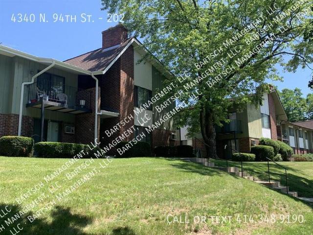 2 BR, 2 BA Apartment 4340 N. 94th St Wauwatosa, WI 53222