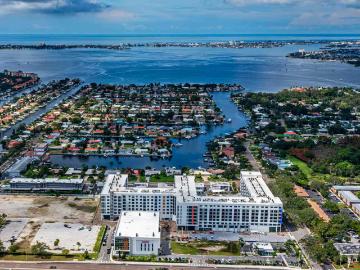 2 BR, 2 BA Apartment 4341 34th Street South at 42nd Avenue South Unit 1 668, Saint Petersburg, FL 33711