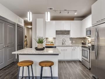 2 BR, 2 BA Apartment 4343 Congress Avenue Unit 0333, Dallas, TX 75219