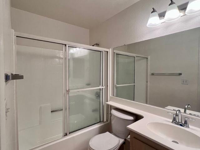 2 BR, 2 BA Apartment 4365 Louisiana Street, San Diego, CA 92104