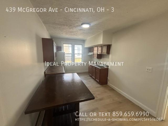 2 BR, 2 BA Apartment 439 McGregor Ave Cincinnati, OH, Cincinnati, OH 45206 2300