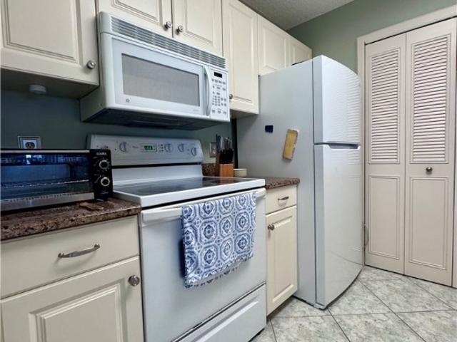 2 BR, 2 BA Apartment 43 Plantation Drive, Vero Beach, FL 32966