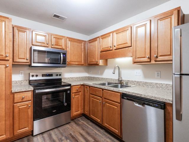 2 BR, 2 BA Apartment 5401 Lowerfield Dr Unit 5402 L202, Louisville, KY 40219