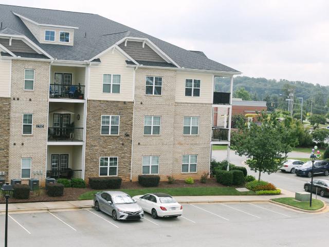 2 BR, 2 BA Apartment 5402 Garden Lake Dr Unit 1505 1E, Greensboro, NC 27410