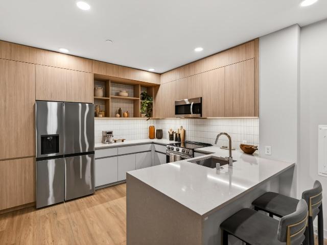 2 BR, 2 BA Apartment 5420 W Sunset Boulevard Unit 1552, Los Angeles, CA 90027