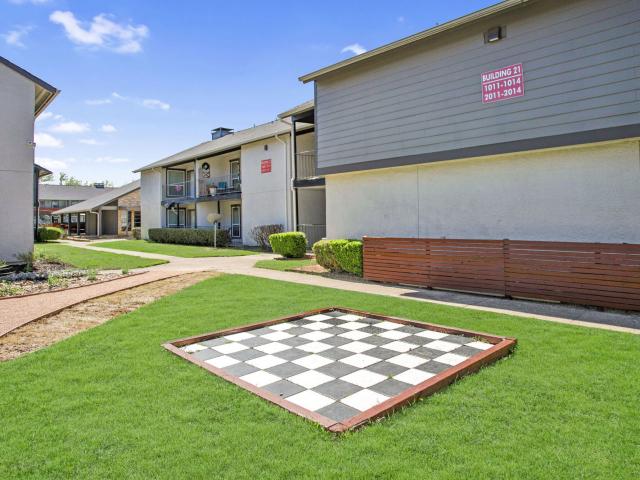 2 BR, 2 BA Apartment 5454 Peterson Lane Unit 2029, Dallas, TX 75240