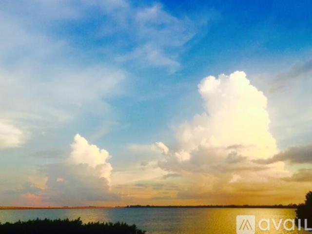 2 BR, 2 BA Apartment 548 Sky Harbor Dr, Unit 1, Clearwater, FL 33759