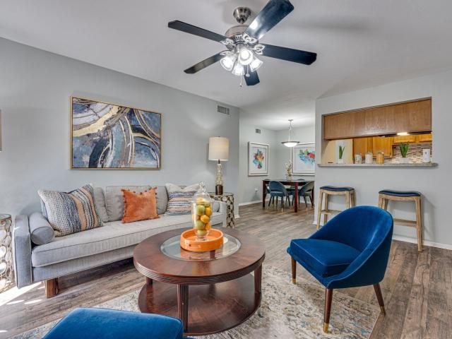 2 BR, 2 BA Apartment 5500 S Hulen St Unit 1702, Fort Worth, TX 76132