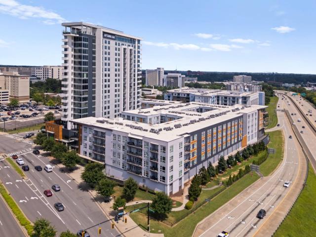 2 BR, 2 BA Apartment 550 E. Brooklyn Village Ave Unit 215, Charlotte, NC 28202