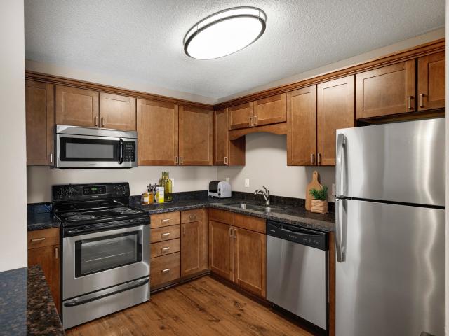 2 BR, 2 BA Apartment 5520 142nd Street West Unit 301, Saint Paul, MN 55124