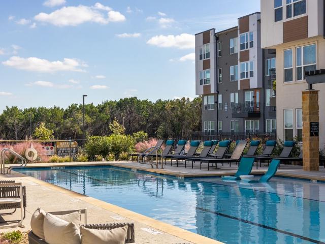2 BR, 2 BA Apartment 5520 Springdale Rd, Austin, TX 78723