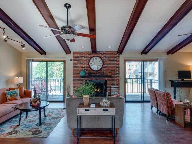 2 BR, 2 BA Apartment 5528 Meredith Drive Unit 5 03, Des Moines, IA 50310