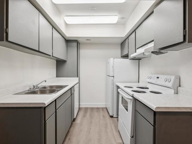 2 BR, 2 BA Apartment 5530 N 17th Ave Unit G21, Phoenix, AZ 85015