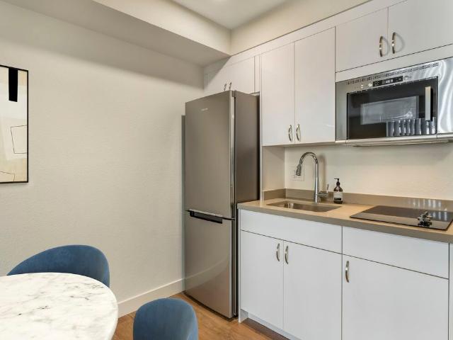 2 BR, 2 BA Apartment 555 West Middlefield Road Unit 00D 306, Mountain View, CA 94043