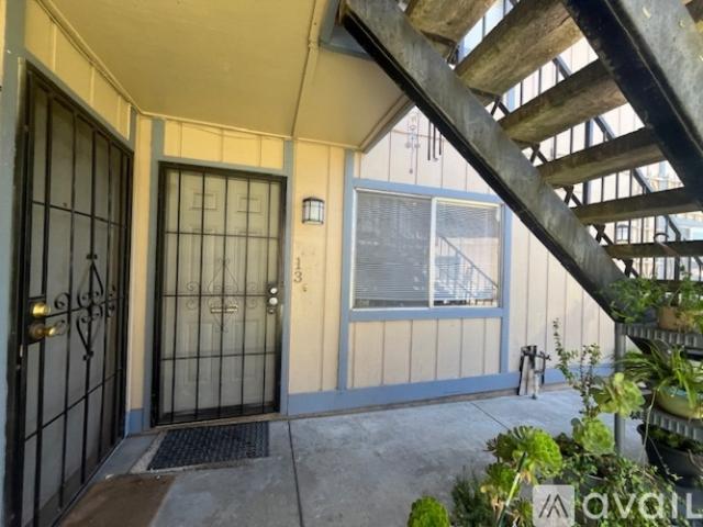 2 BR, 2 BA Apartment 556 N Lincoln Ave, Unit 13, Manteca, CA 95336