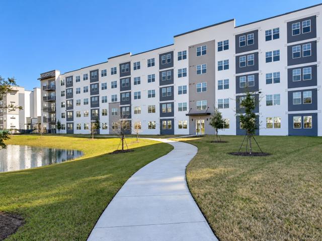 2 BR, 2 BA Apartment 5587 MILLENIA BLVD, ORLANDO, FL 32839