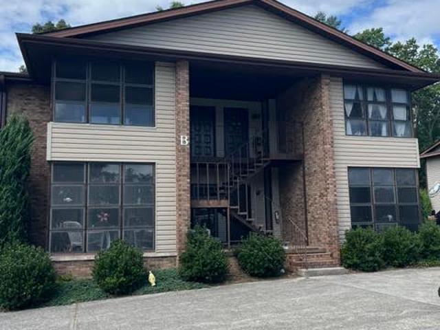 2 BR, 2 BA Apartment 55 Indian River Road, Hendersonville, NC 28791
