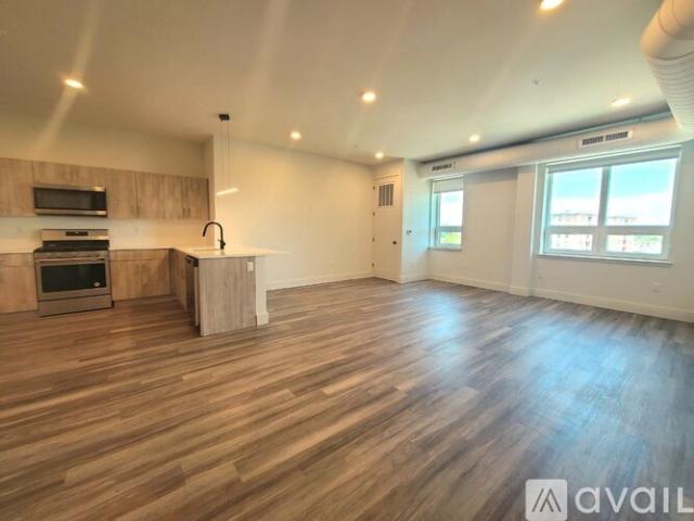 2 BR, 2 BA Apartment 55 Washington St, Unit 4F, East Orange, NJ 07017