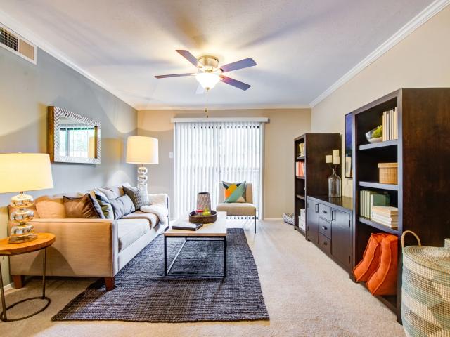 2 BR, 2 BA Apartment 5605 5657 Amesbury Dr. Unit 1107, Dallas, TX 75206