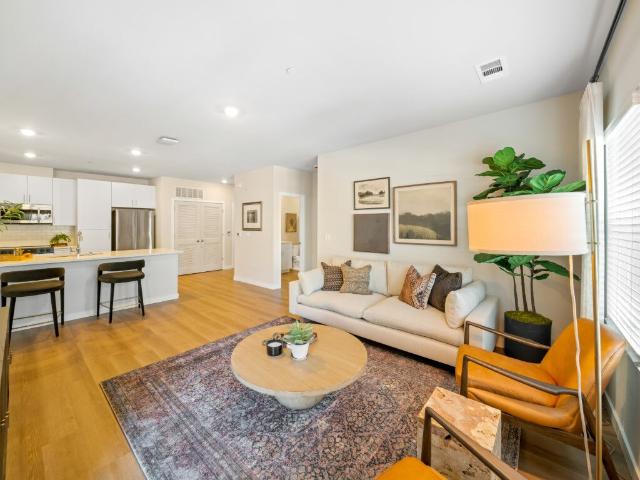 2 BR, 2 BA Apartment 561 Renaissance Way Unit 101, Santa Rosa, CA 95403
