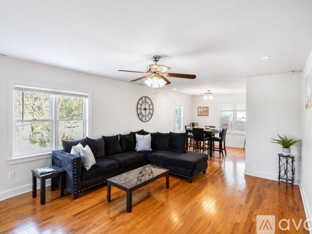 2 BR, 2 BA Apartment 562 East Main Avenue, Unit B3, Bowling Green, KY 42101