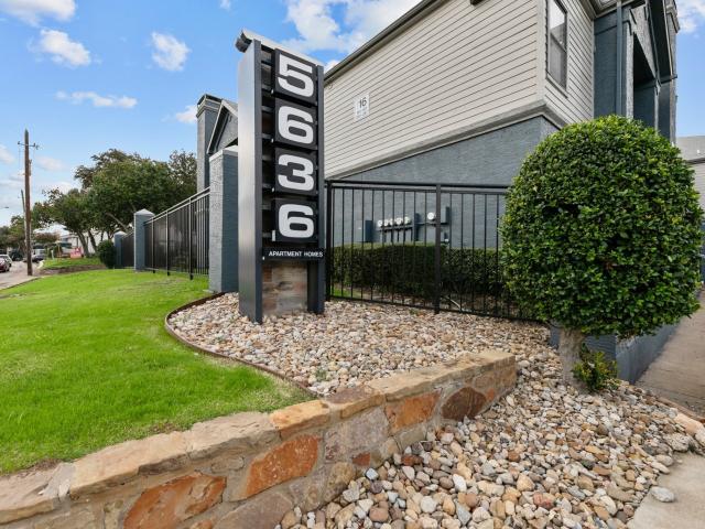 2 BR, 2 BA Apartment 5636 Spring Valley Road Unit 225, Dallas, TX 75240