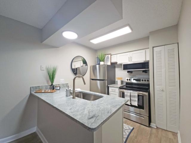 2 BR, 2 BA Apartment 5646 Amalie Drive Unit E 84, Nashville, TN 37211