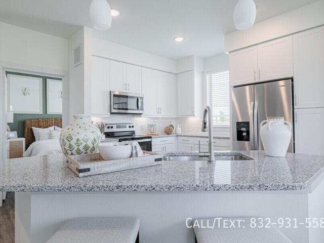 2 BR, 2 BA Apartment 5688 Gessner Rd, Houston, TX 77041