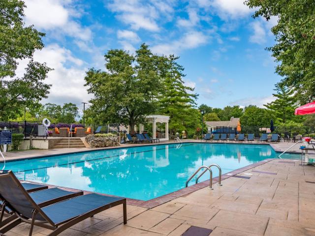 2 BR, 2 BA Apartment 5701 Kugler Mill Road Unit 5504 33, Cincinnati, OH 45236