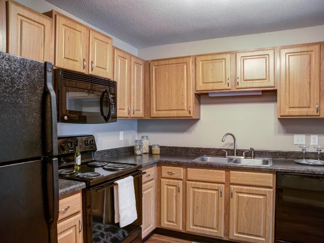 2 BR, 2 BA Apartment 5707 Highway 7 Unit 426, Minneapolis, MN 55416
