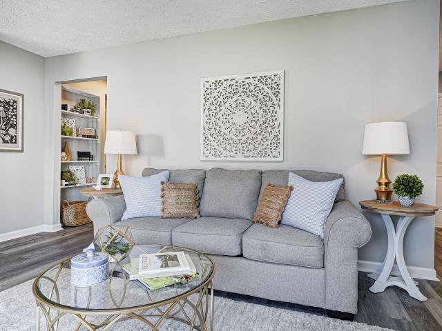 2 BR, 2 BA Apartment 5707A Ivy Knoll Dr Unit 07 8131A, Indianapolis, IN 46250