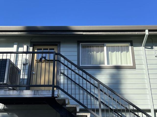 2 BR, 2 BA Apartment 5715 NE Sacramento Street, Portland, OR 97213