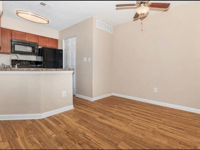 2 BR, 2 BA Apartment 5756 Cross Creek Drive Unit 4818E, Indianapolis, IN 46254