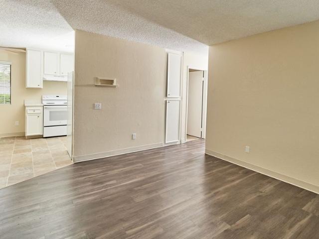 2 BR, 2 BA Apartment 575 Graves Ave Unit G 15, El Cajon, CA 92020