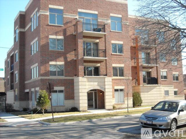 2 BR, 2 BA Apartment 5761 West Higgins Avenue, Unit 3D, Chicago, IL 60630
