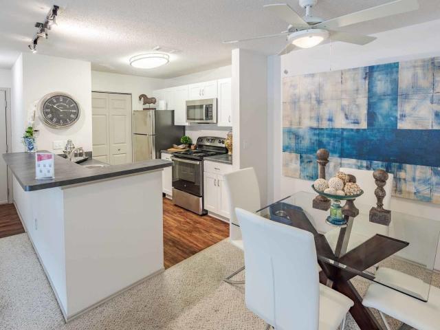 2 BR, 2 BA Apartment 5800 Great Northern Boulevard Unit 5690E1, North Olmsted, OH 44070