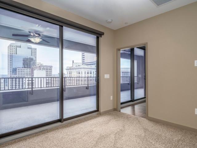 2 BR, 2 BA Apartment 580 Walnut St Unit 580 918, Cincinnati, OH 45202
