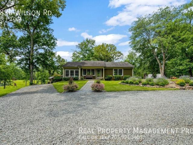 2 BR, 2 BA Apartment 5830 Wilson Rd, Marshall, VA 20115