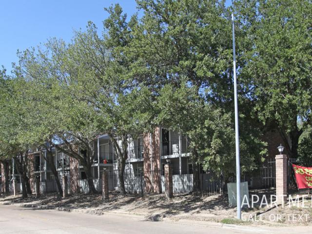 2 BR, 2 BA Apartment 5856 W Gulf Bank RdÂ, Houston, TX 77088