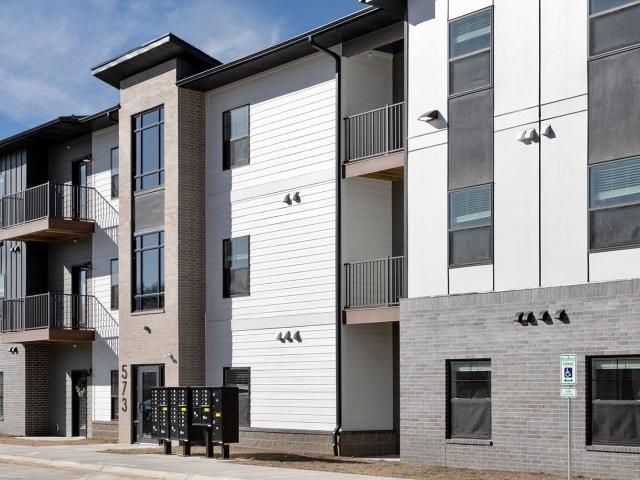 2 BR, 2 BA Apartment 585 Valley View Dr Unit 2307, Council Bluffs, IA 51503