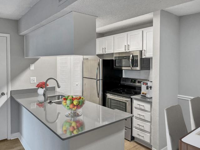 2 BR, 2 BA Apartment 5902 Memorial Highway Unit 0503N, Tampa, FL 33615