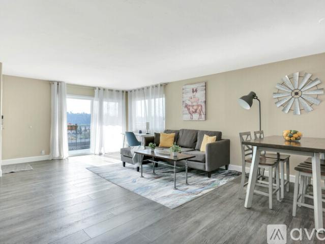 2 BR, 2 BA Apartment 5915 Lauretta St, Unit 2, San Diego, CA 92110