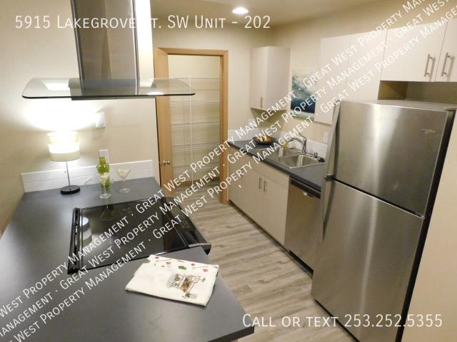 2 BR, 2 BA Apartment 5915 Lakegrove St. SW Unit, Lakewood, WA 98499