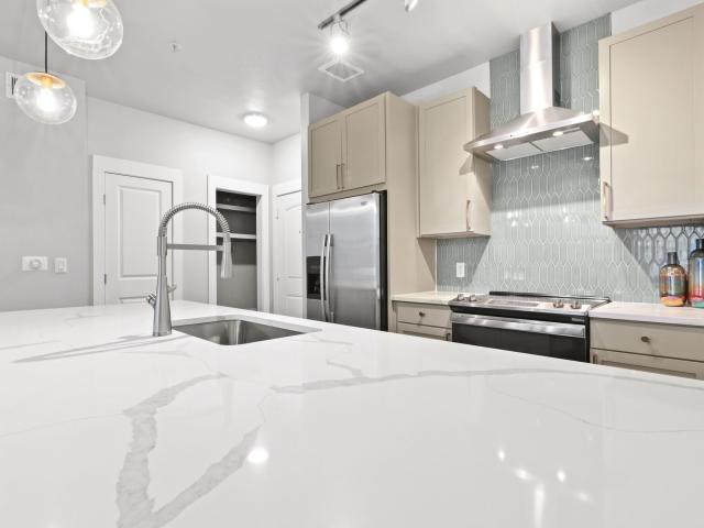 2 BR, 2 BA Apartment 5920 East University Boulevard Unit 3210, Dallas, TX 75206