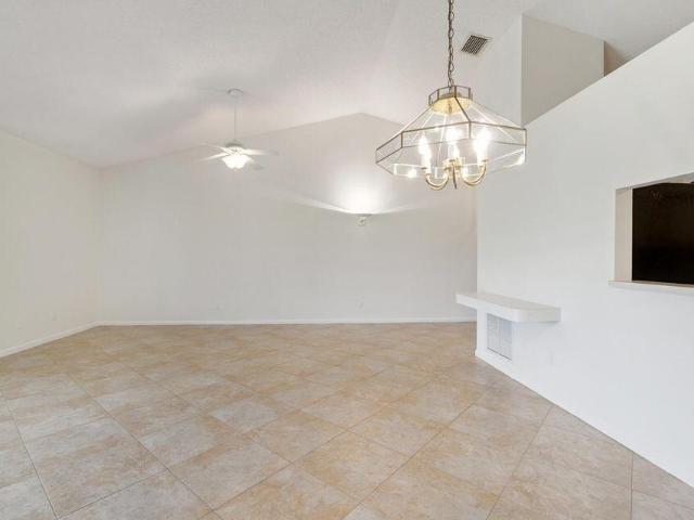 2 BR, 2 BA Apartment 5942 Parkwalk Circle West, Boynton Beach, FL 33472