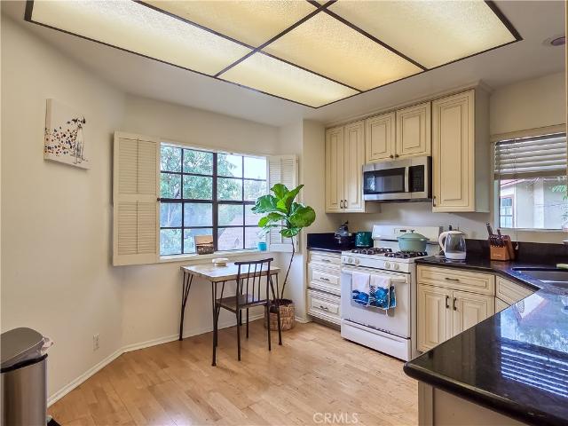 2 BR, 2 BA Apartment 59 Rainbow Ridge, Irvine, CA 92603
