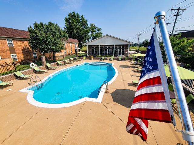 2 BR, 2 BA Apartment 500 Bermuda Lane Unit 713, Louisville, KY 40213