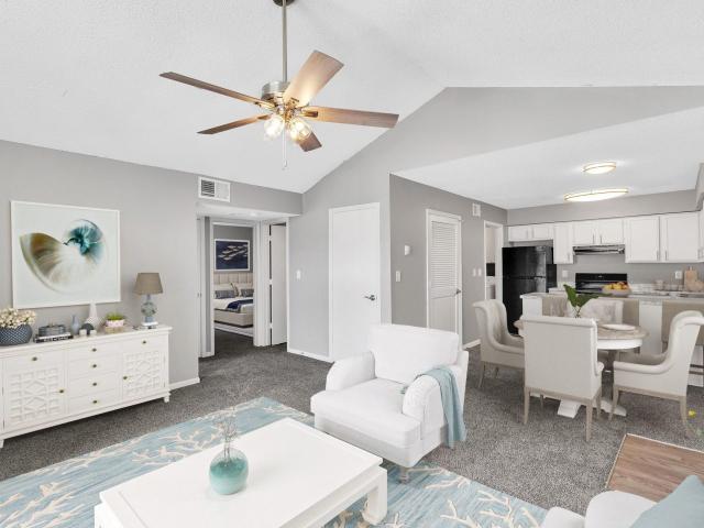 2 BR, 2 BA Apartment 500 NW 63rd Street Unit 0727, Kansas City, MO 64118